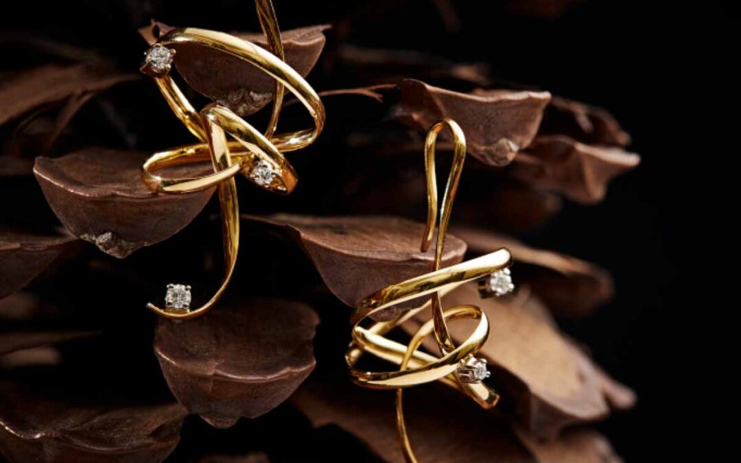 snoede-oerering-i-roedguld-med-brillianter