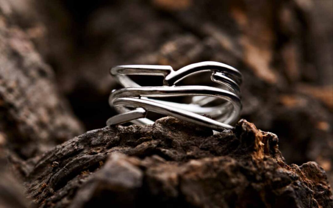 soelvfingerring-med-snoede-ringe