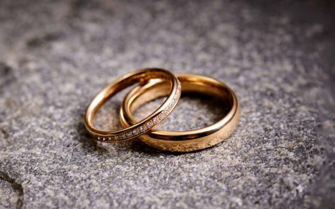 vielsesringe-med-guld-og-guld-og-brillianter