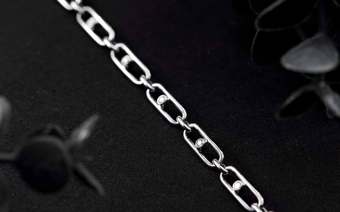 Armlænke i hvidguld med brillanter