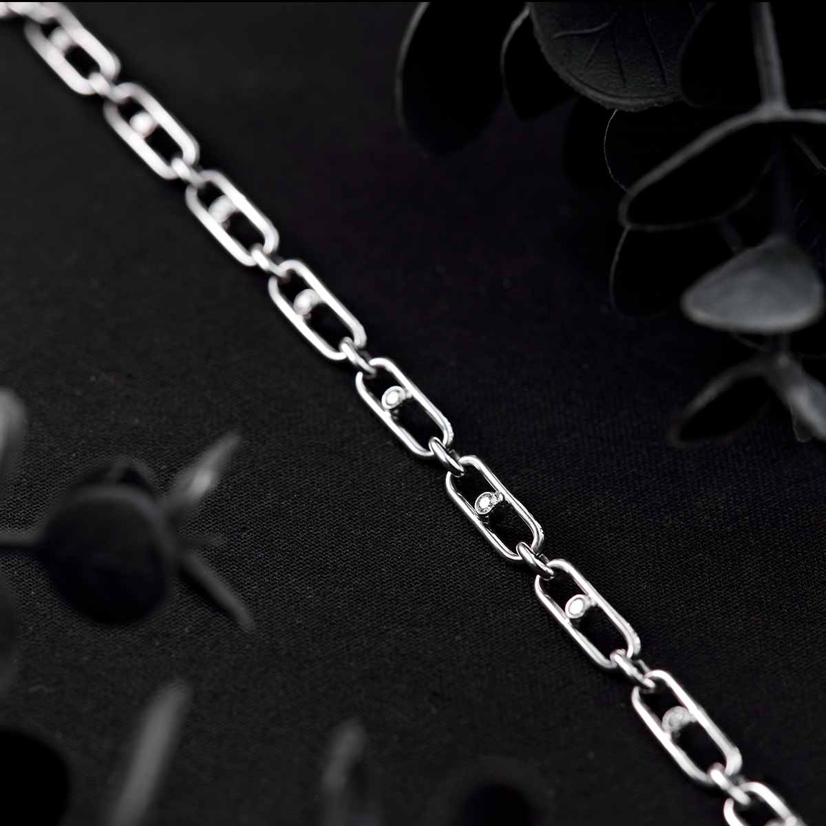 Armlænke i hvidguld med brillanter